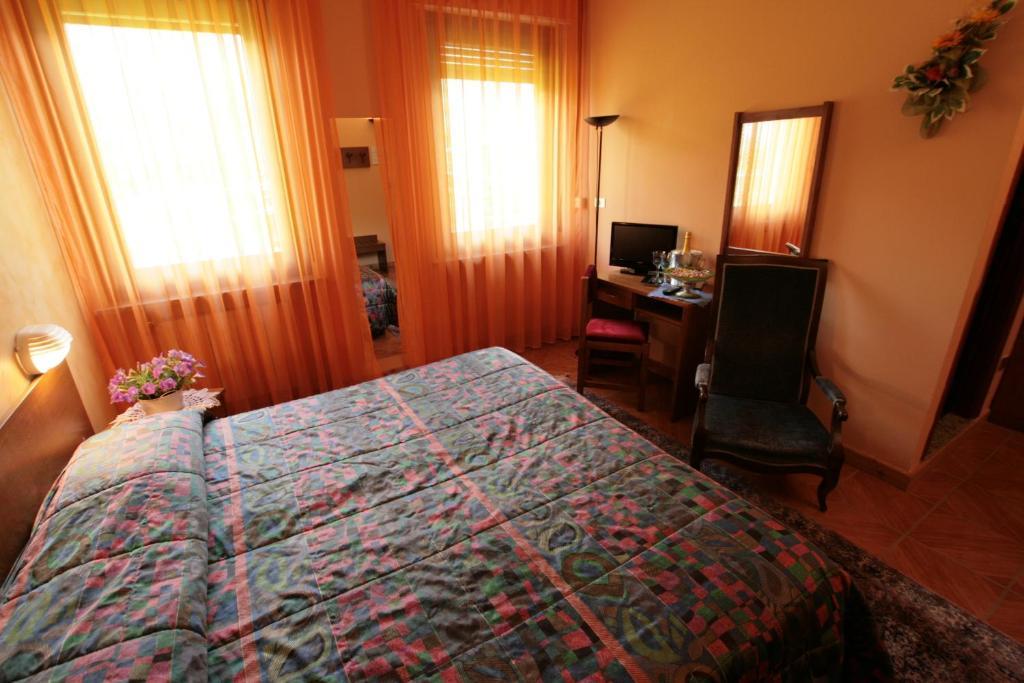 Hotel Sarre Εξωτερικό φωτογραφία