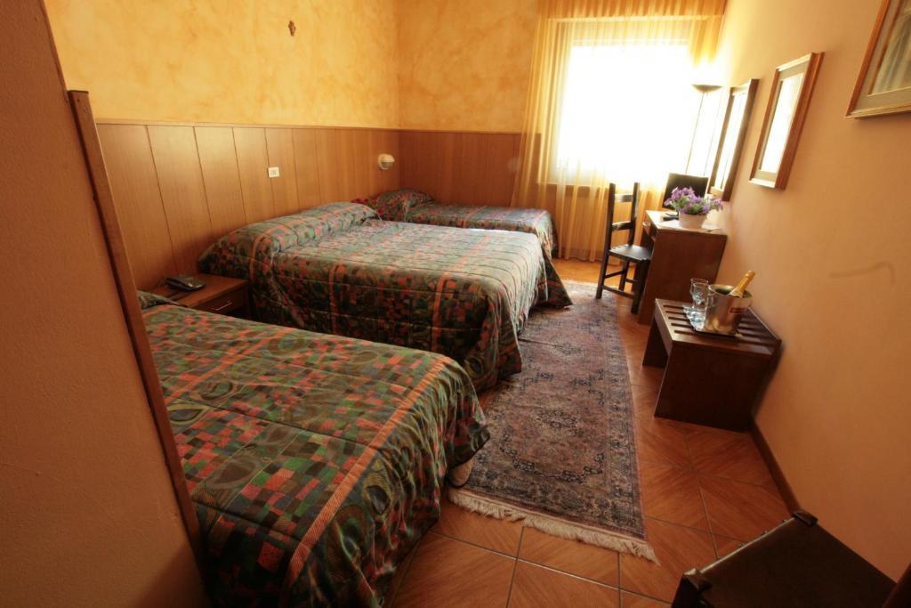 Hotel Sarre Δωμάτιο φωτογραφία