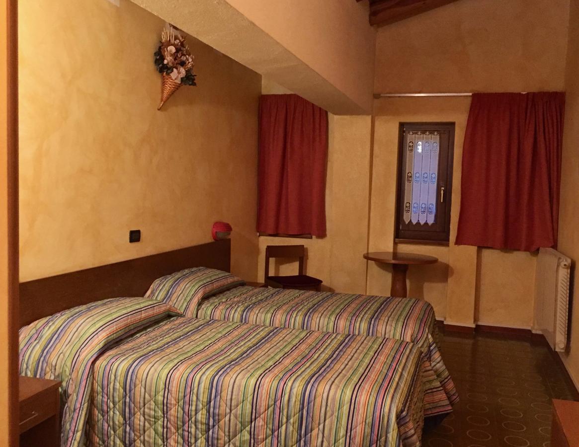 Hotel Sarre Εξωτερικό φωτογραφία